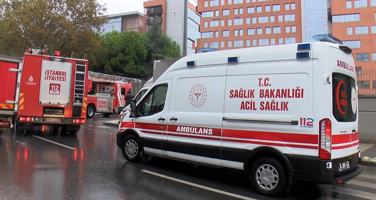 atasehirde universitede yangin eIAKV5rQ