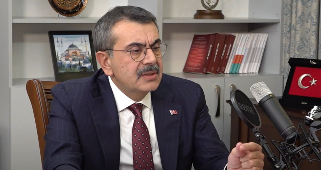 bakan tekin dunyada imam hatip tarzinda birmodelyok ZcKepnFO