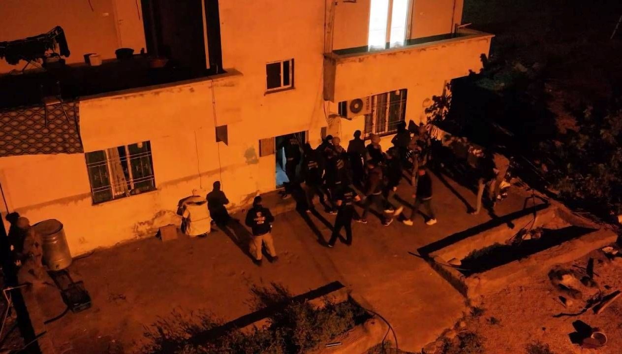 sirnakta uyusturucu operasyonu 20 kilo 700 gram esrar ele gecirildi wufKxcuf