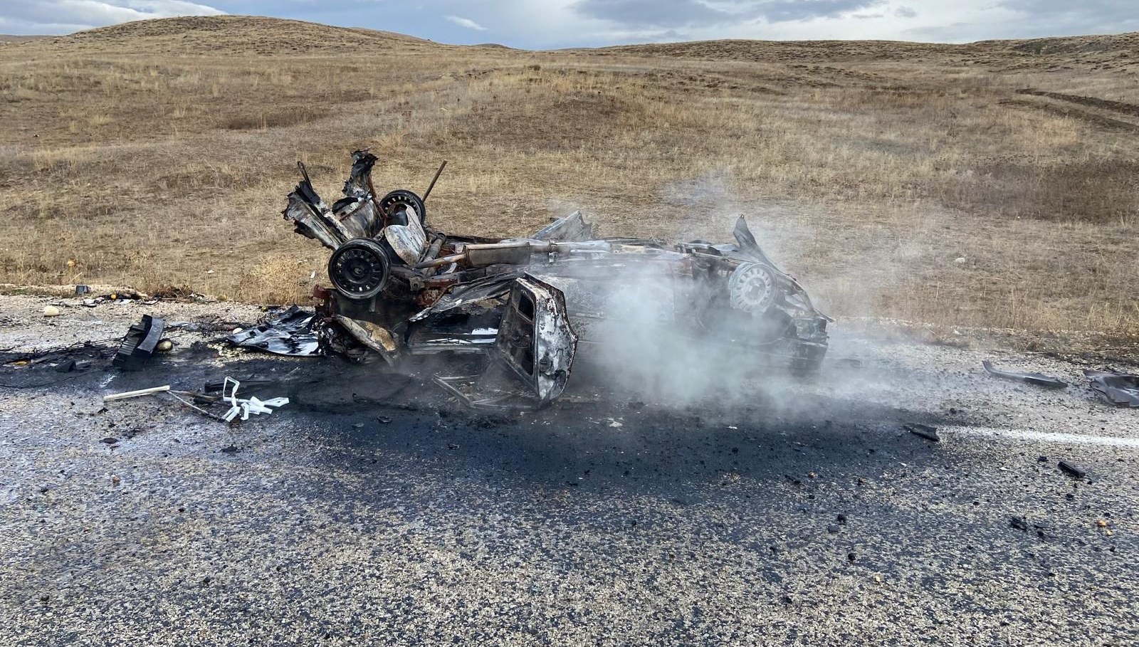 bayburtta otomobil sarampole devrildi bir can kaybi var cpJEvPSO