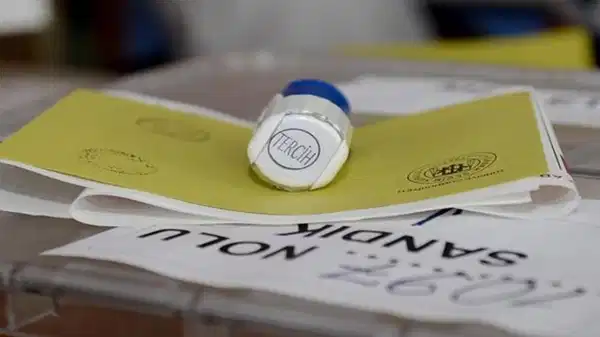 carpici secim anketi sonucu chp birinci dem parti mhpyi gecti 7gIIVOvV.jpg